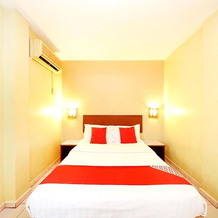 Super Oyo 447 Comfort Hotel Meru 클랑 외부 사진
