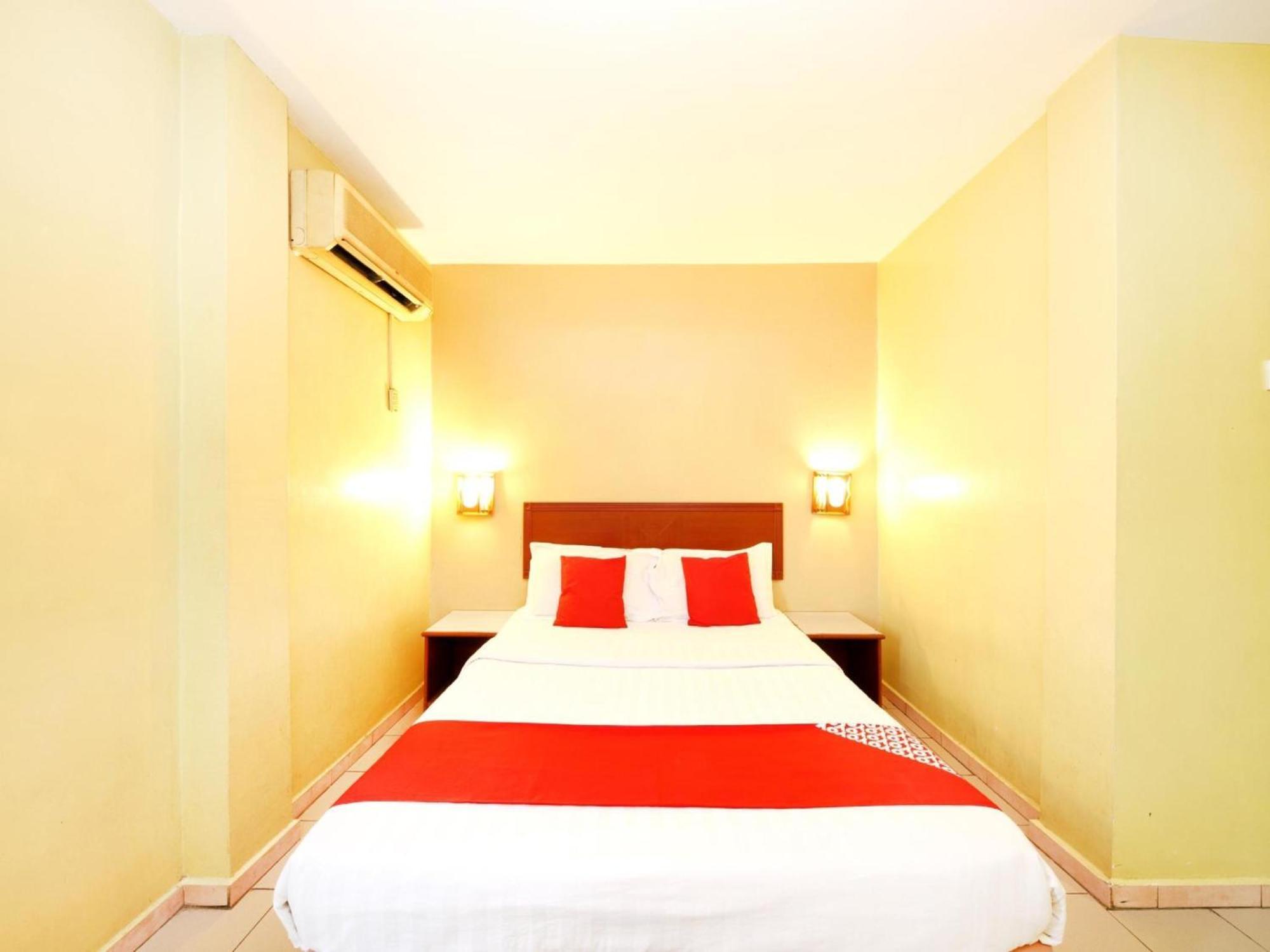 Super Oyo 447 Comfort Hotel Meru 클랑 외부 사진