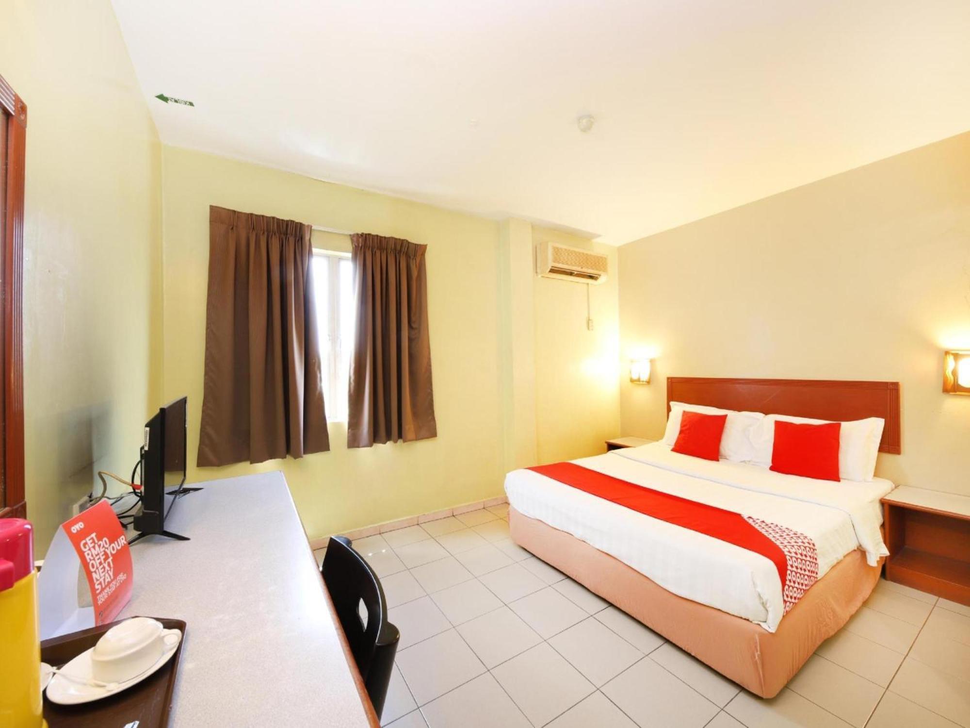 Super Oyo 447 Comfort Hotel Meru 클랑 외부 사진