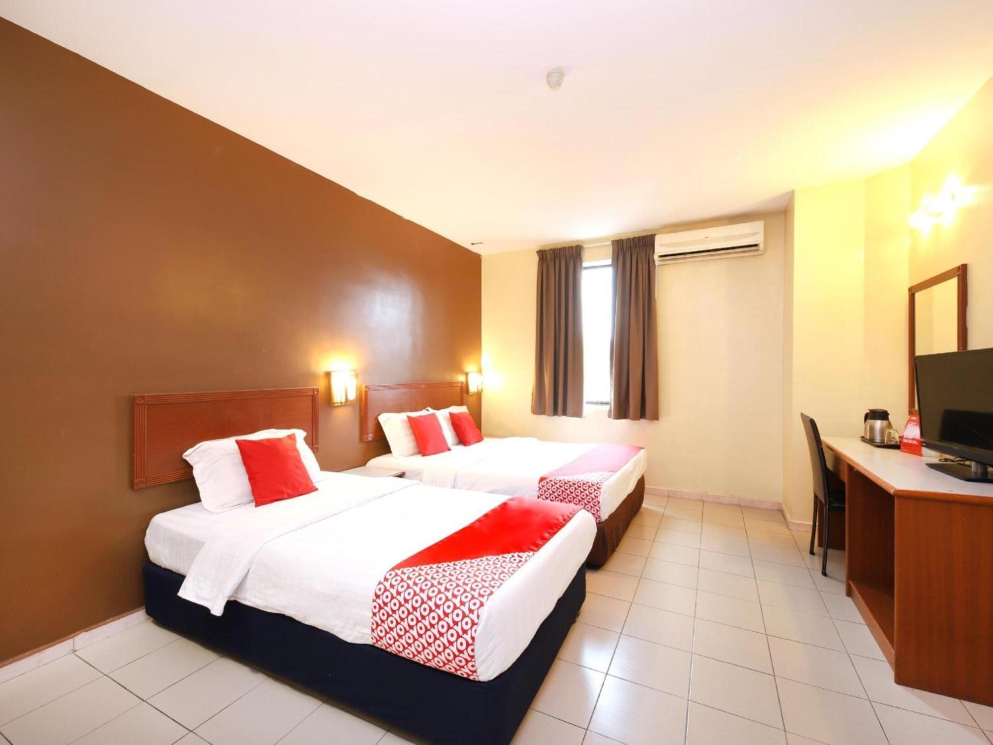 Super Oyo 447 Comfort Hotel Meru 클랑 외부 사진