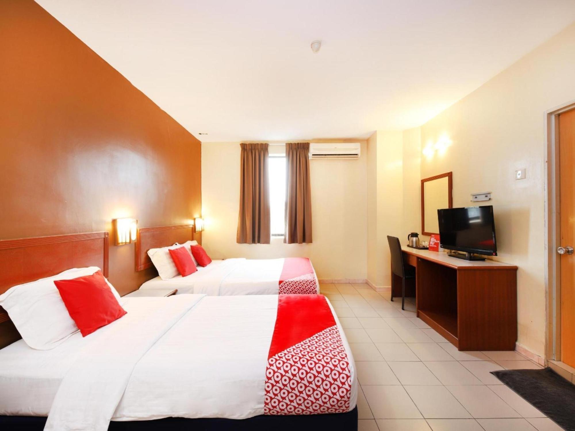 Super Oyo 447 Comfort Hotel Meru 클랑 외부 사진